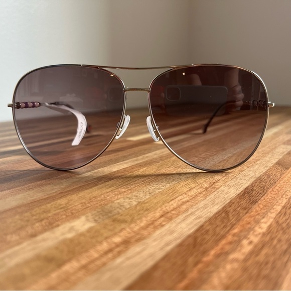 NWT Carolina Herrera Aviator Sunglasses with case - Picture 4 of 8